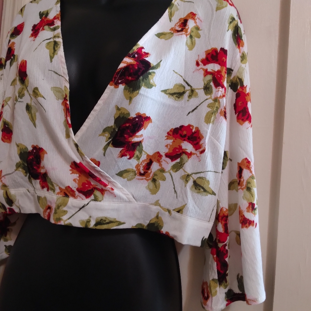 Women's Floral Bell Sleeve Crop top